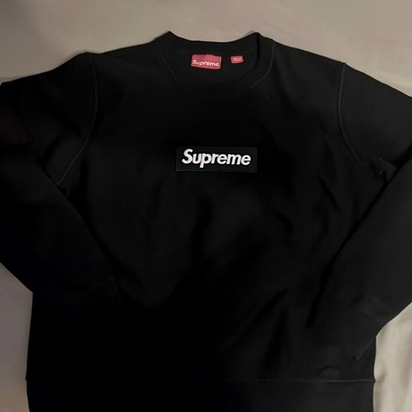Supreme Crewneck - Picture 2 of 4